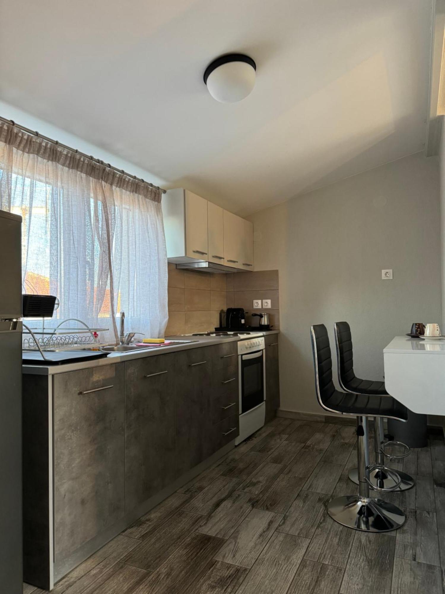Private Modern Apartment Nea Roda Luaran gambar