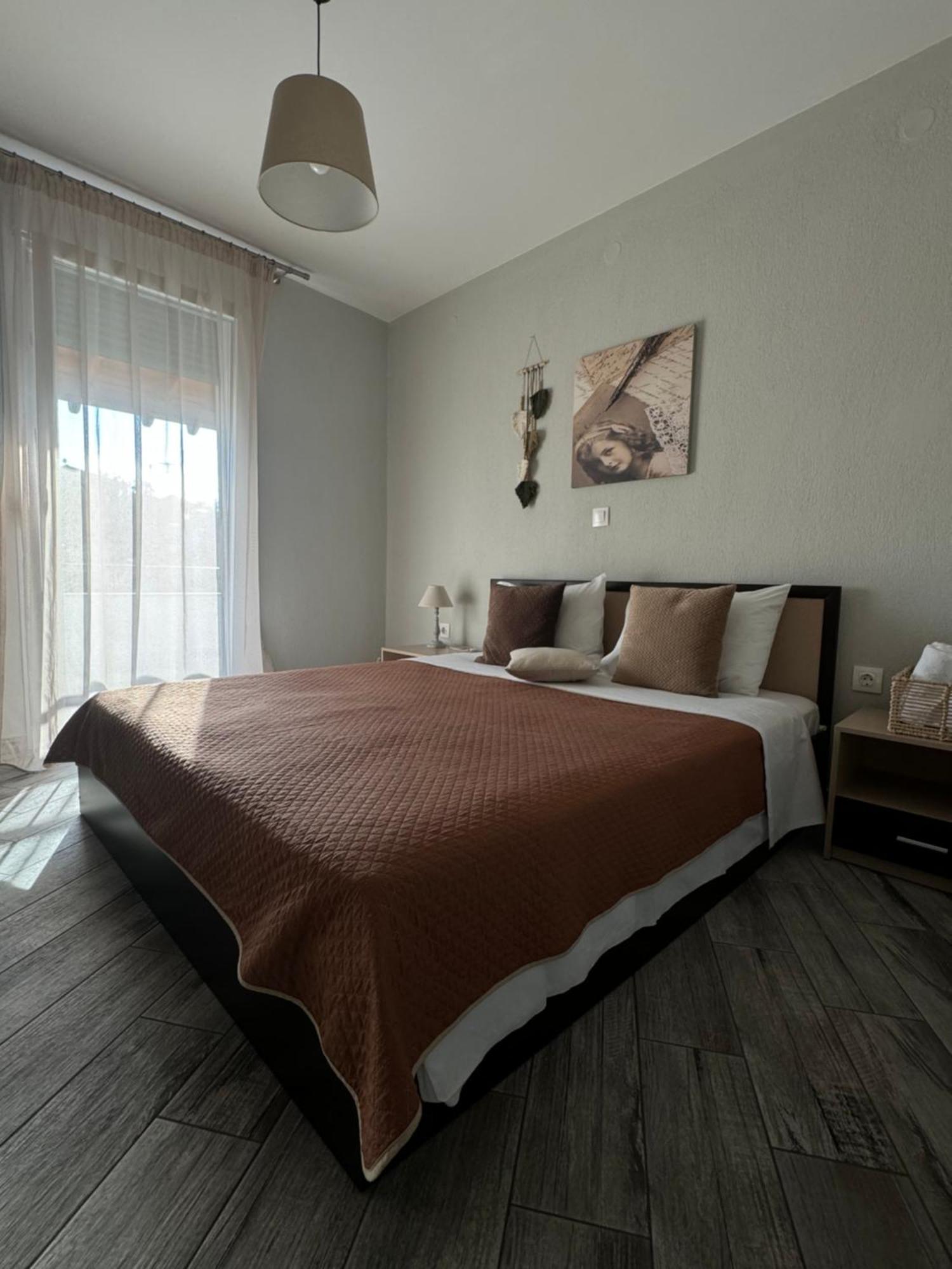 Private Modern Apartment Nea Roda Luaran gambar